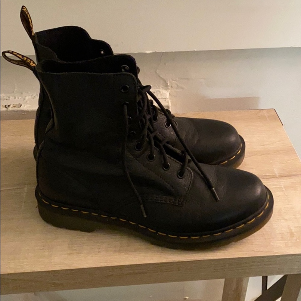 Doc Martens “Pascal” Size 10 women’s